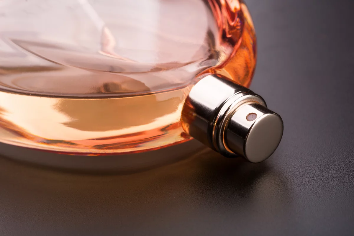 perfumy damskie na zimę z nutami kadzidlanymi